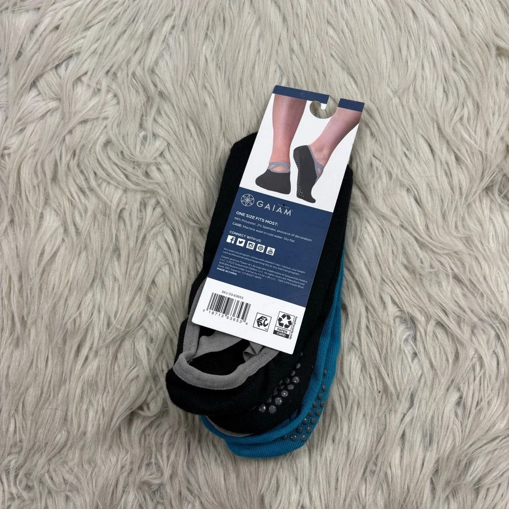 NWT Gaiam Women's OS 2-Pack Grippy Yoga Barre Socks Teal Black Dance